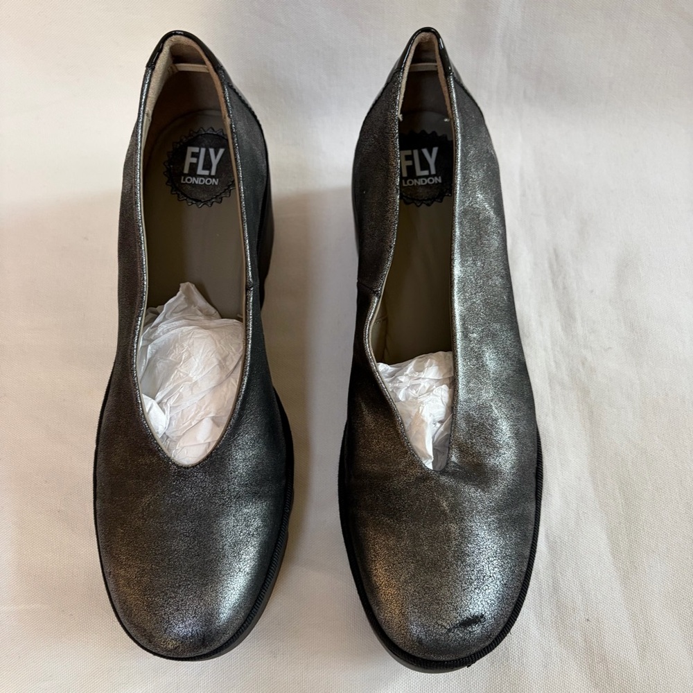 Fly London Women's Beso Metallic Leather Wedge Pumps Size 40 New - Picture 2 of 10